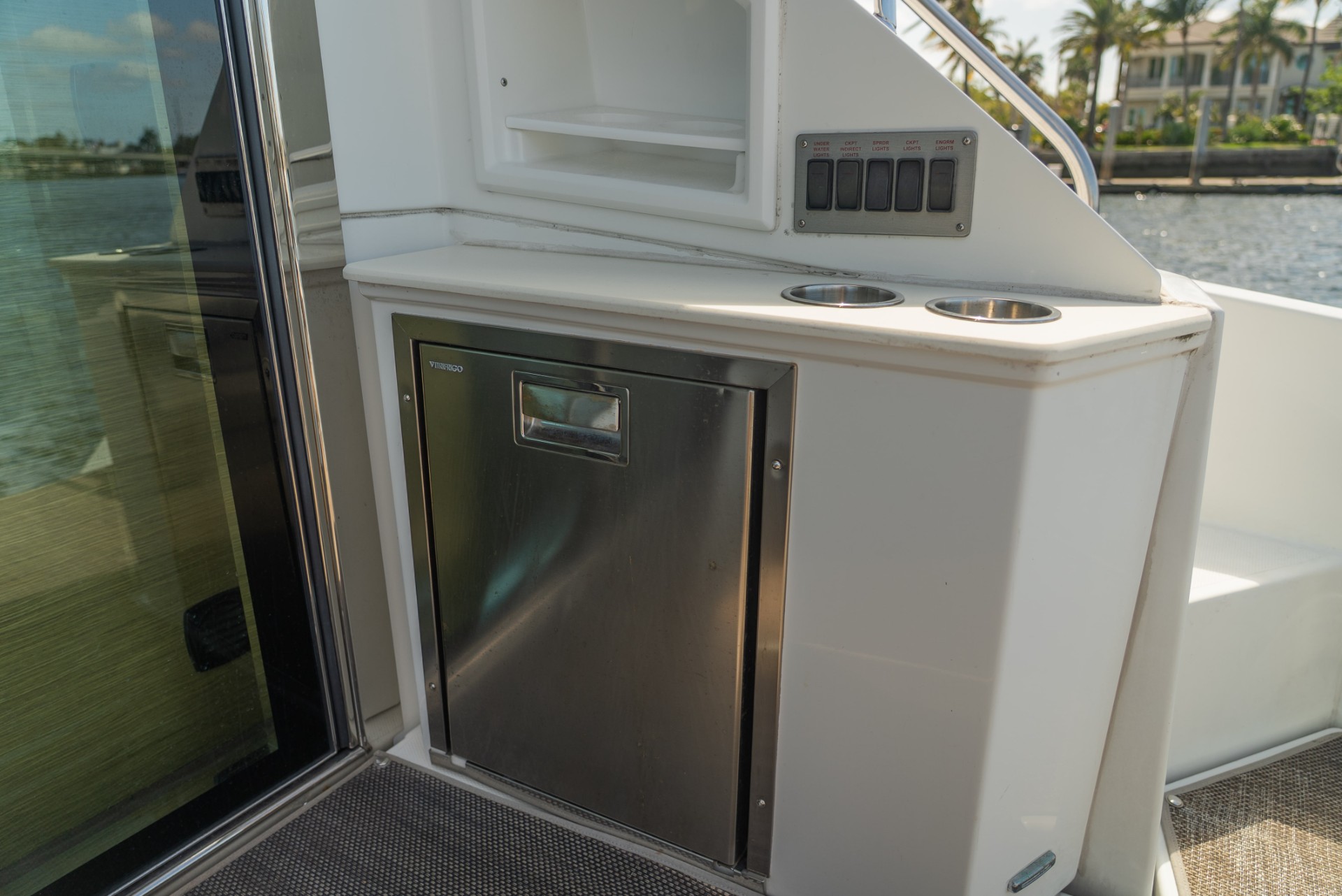 Yacht Photo 15